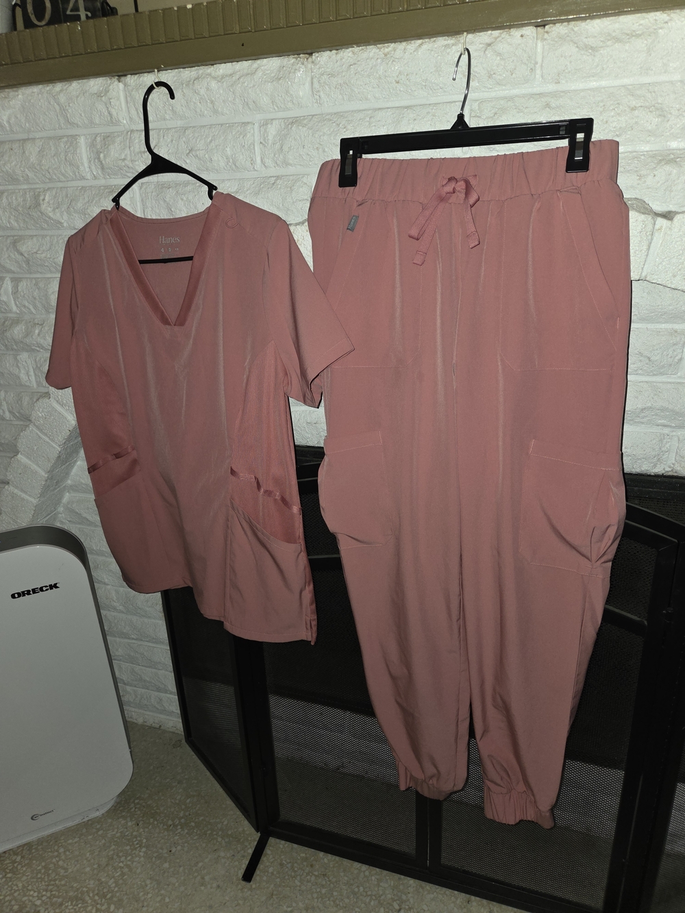 Hanes Comfort Fit V-Neck Top in Rose
